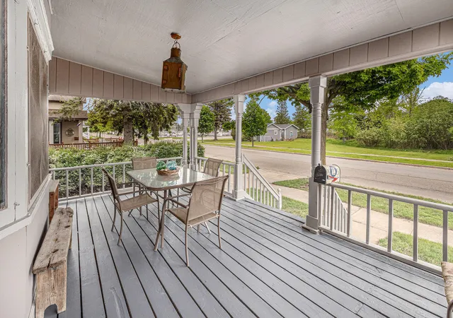 3rd image of 706 W Loomis St, Ludington, MI 49431 | MLS# 67026040168