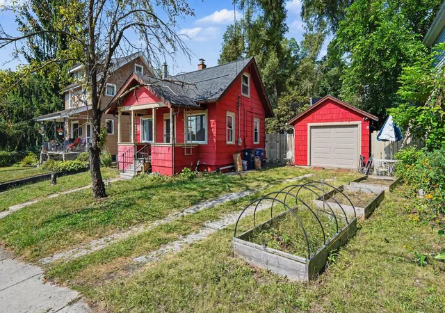2nd image of 723 Daniel St, Ann Arbor, MI 48103 | MLS# 81026040167