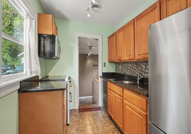 Photo 3 of Single family home for sale at 723 Daniel St, Ann Arbor, MI 48103 | MLS# 81026040167 | Listing updated on 2026-09-11