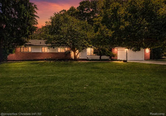 Photo 3 of Single family home for sale at 24711 Tudor Ln, Franklin, MI 48025 | MLS# 20261060560 | Listing updated on 2026-09-17