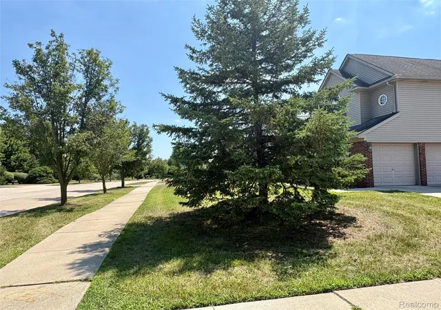 2nd image of 1822 Golfview Ln, Westland, MI 48186 | MLS# 20261060568