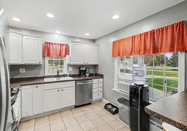 2nd image of 1134 S 24th St S, Battle Creek, MI 49015 | MLS# 66026040178