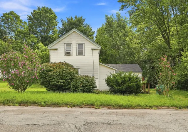 2nd image of 617 N 3rd St, Niles, MI 49120 | MLS# 69026040174