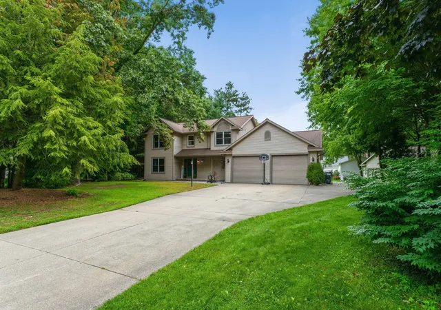 2nd image of 15250 Hofma Dr, Grand Haven, MI 49417 | MLS# 71026040176