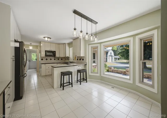 5th image of 35903 Howard Rd, Farmington Hills, MI 48331 | MLS# 20261060586