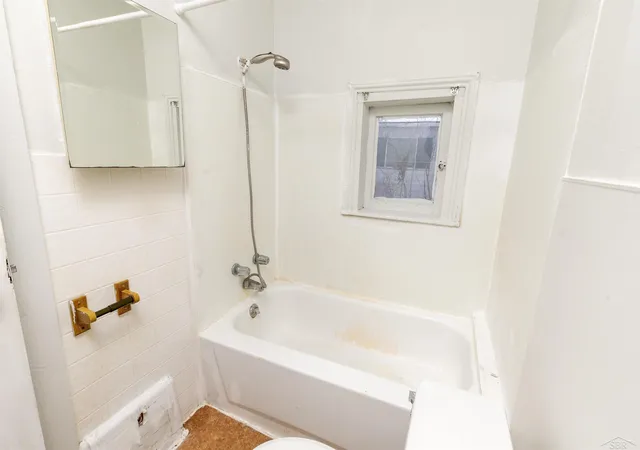 28th image of 1813 3rd St St, Bay City, MI 48708 | MLS# 61050217135