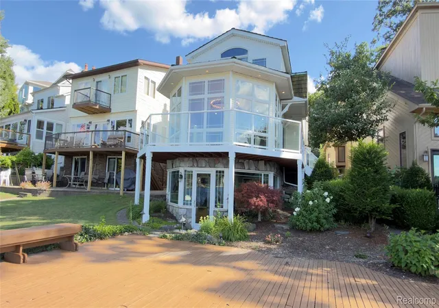 Photo 1 of Single family home for sale at 3858 Is Park Dr, Waterford, MI 48329 | MLS# 20261060594 | Listing updated on 2026-08-05