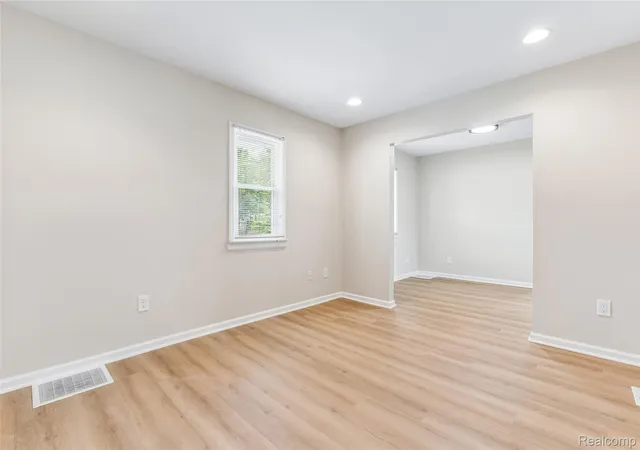 4th image of 1470 Donovan St, Burton, MI 48529 | MLS# 20261060596
