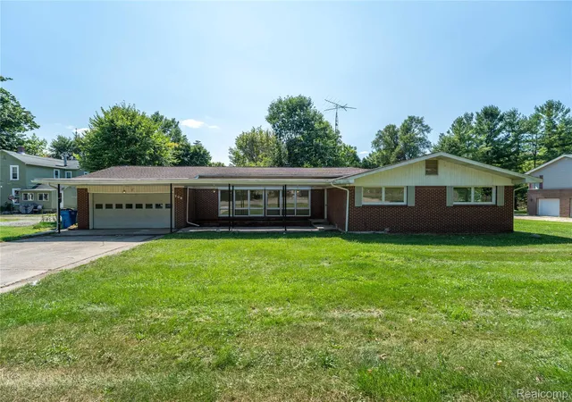 Photo 1 of Single family home for sale at 208 N Washington St, Manchester, MI 48158 | MLS# 20261060603 | Listing updated on 2026-08-08
