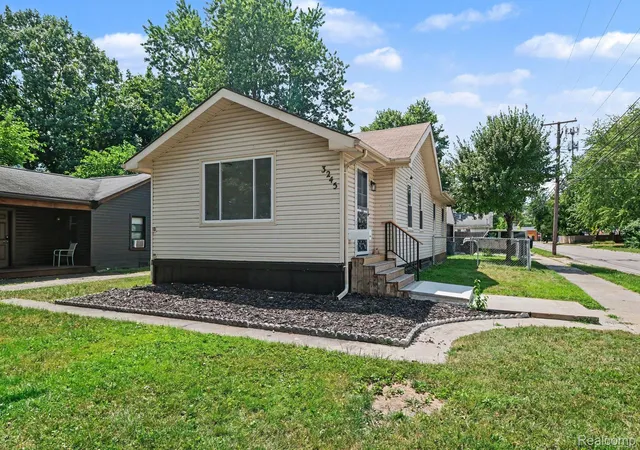 2nd image of 3245 Harris St, Ferndale, MI 48220 | MLS# 20261060613