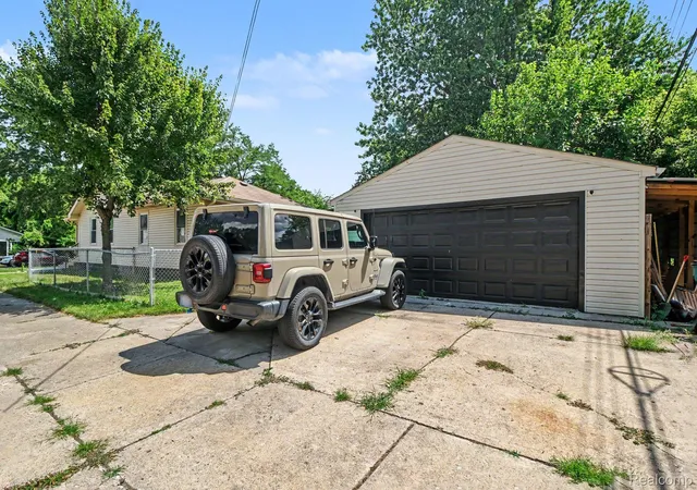 Photo 3 of Single family home for sale at 3245 Harris St, Ferndale, MI 48220 | MLS# 20261060613 | Listing updated on 2026-09-10