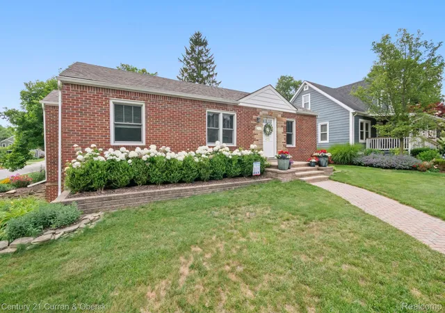3rd image of 551 N Evergreen St, Plymouth, MI 48170 | MLS# 20261060620