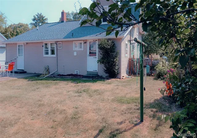 Photo 3 of Single family home for sale at 129 E Congress St, Caro, MI 48723 | MLS# 20261060623 | Listing updated on 2026-09-09