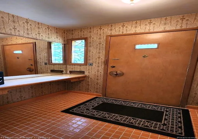 5th image of 821 Pemberton Rd, Grosse Pointe Park, MI 48230 | MLS# 20261060633