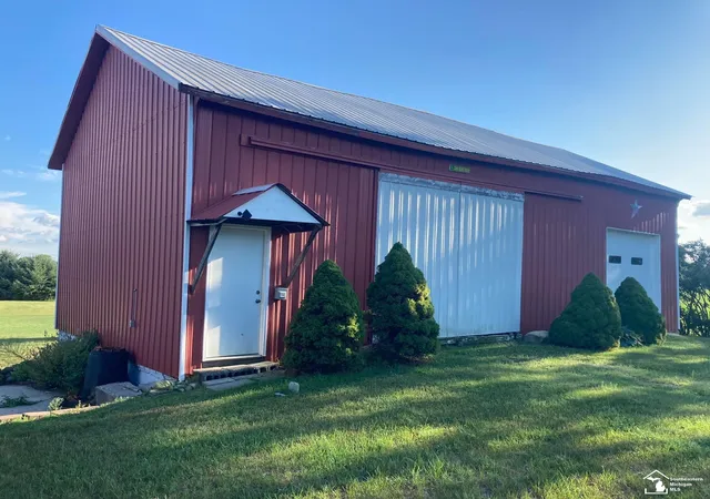 3rd image of 1635 W Erie Rd, Temperance, MI 48182 | MLS# 57050217146