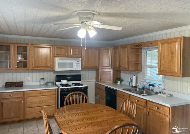 4th image of 1635 W Erie Rd, Temperance, MI 48182 | MLS# 57050217146