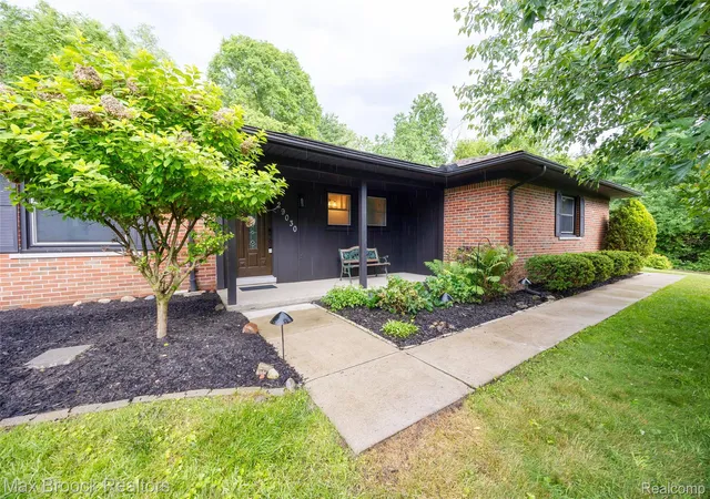 Photo 1 of Single family home for sale at 29030 Millbrook Rd, Farmington Hills, MI 48334 | MLS# 20261060635 | Listing updated on 2026-08-04
