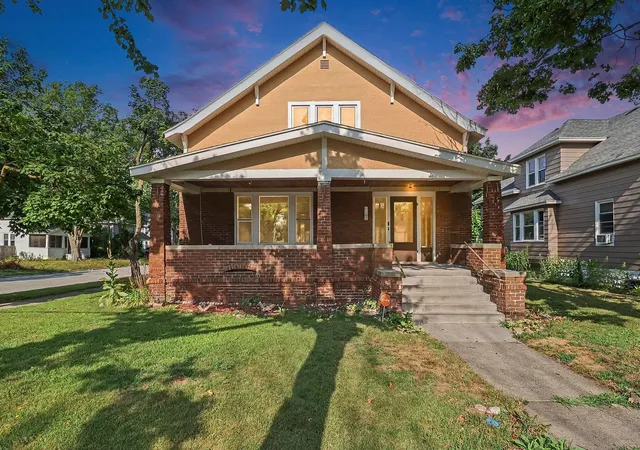 Photo 2 of Single family home for sale at 1607 6th Street, Muskegon, MI 49441 | MLS# 71026040193 | Listing updated on 2026-10-21