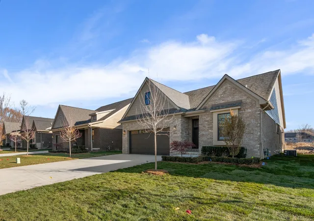 4th image of 5944 Willow Grove Dr, Troy, MI 48085 | MLS# 58050217148