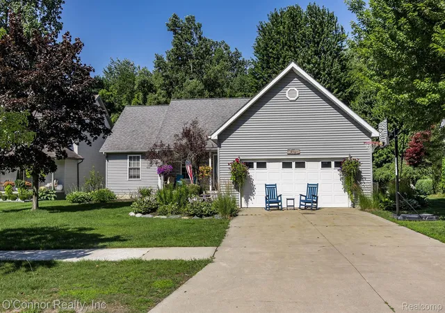 Photo 1 of Sale Pending at 950 Hunter Ct, Marysville, MI 48040 | MLS# 20261060644 | Listing updated on 2026-08-22
