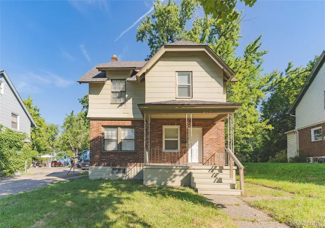 Photo 1 of Single family home for sale at 207 Oliver St, Pontiac, MI 48342 | MLS# 20261060645 | Listing updated on 2026-09-03