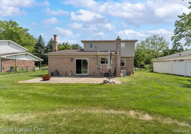 30th image of 5063 Abington Dr, Troy, MI 48085 | MLS# 20261060653