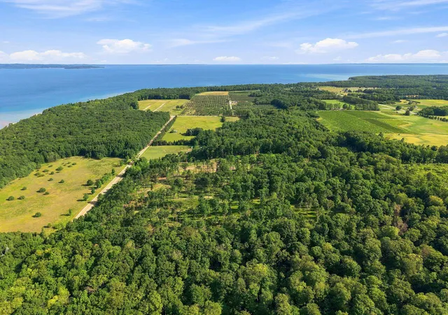 1st image of 18618 Peninsula Dr, Traverse City, MI 49686 | MLS# 78080071857
