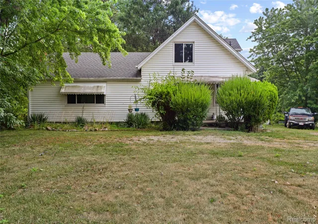 2nd image of 10835 Fieldcrest Dr, Brighton, MI 48116 | MLS# 20261060664