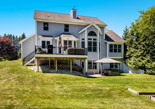 Photo 3 of Single family home for sale at 3494 Country Clb Dr, Traverse City, MI 49684 | MLS# 78080071853 | Listing updated on 2026-09-15