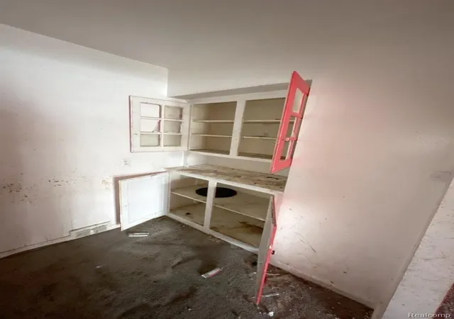 Photo 3 of Single family home for sale at 18443 Braile St, Detroit, MI 48219 | MLS# 20261060671 | Listing updated on 2026-08-04