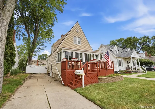 33rd image of 1998 Columbia Rd, Berkley, MI 48072 | MLS# 20261060673