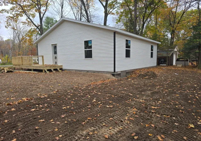2nd image of 8478 Vista Dr, Newaygo, MI 49337 | MLS# 65026040220