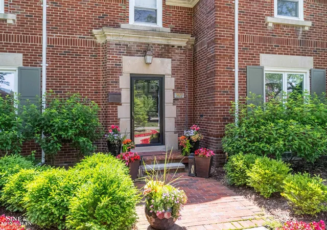 3rd image of 797 Trombley Rd, Grosse Pointe Park, MI 48230 | MLS# 58050217163