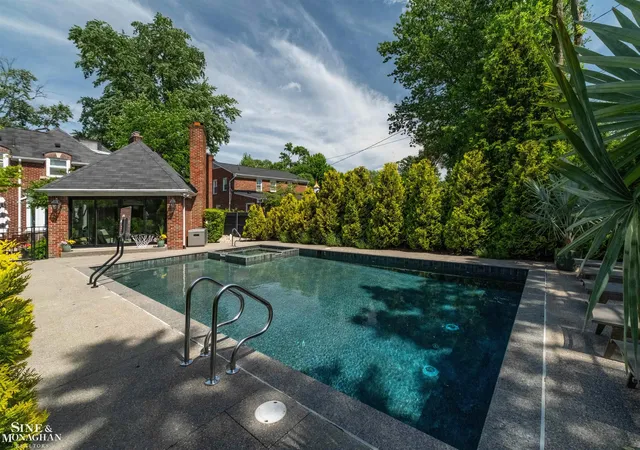 5th image of 797 Trombley Rd, Grosse Pointe Park, MI 48230 | MLS# 58050217163