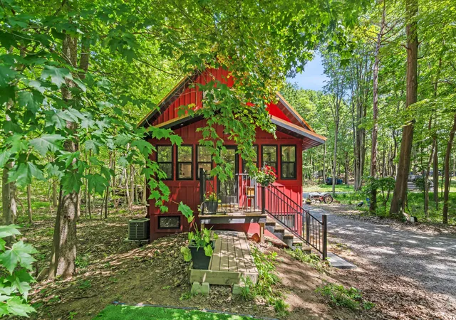 75th image of 6907 126th Ave, Fennville, MI 49408 | MLS# 71026040236
