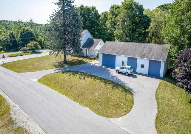 Photo 3 of Single family home for sale at 693 Crystal Ave, Frankfort, MI 49635 | MLS# 78080071861 | Listing updated on 2026-08-19