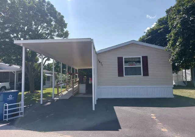 Photo 1 of Single family home for sale at 1671 David Pl, Traverse City, MI 49686 | MLS# 78080071867 | Listing updated on 2026-08-21