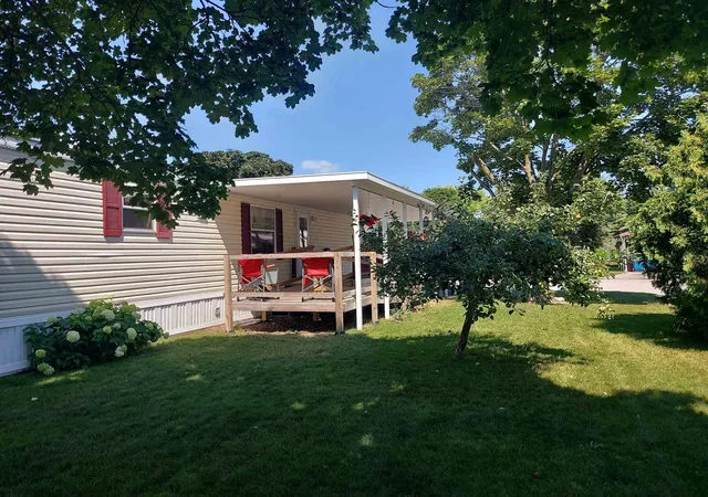 Photo 3 of Single family home for sale at 1671 David Pl, Traverse City, MI 49686 | MLS# 78080071867 | Listing updated on 2026-10-06
