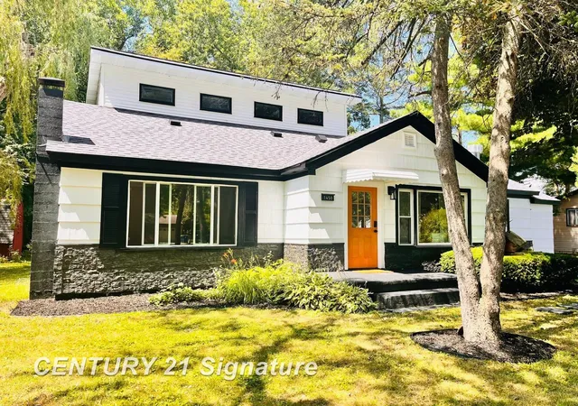 Photo 2 of Single family home for sale at 1450 Timothy St, Saginaw, MI 48638 | MLS# 61050217168 | Listing updated on 2026-09-10
