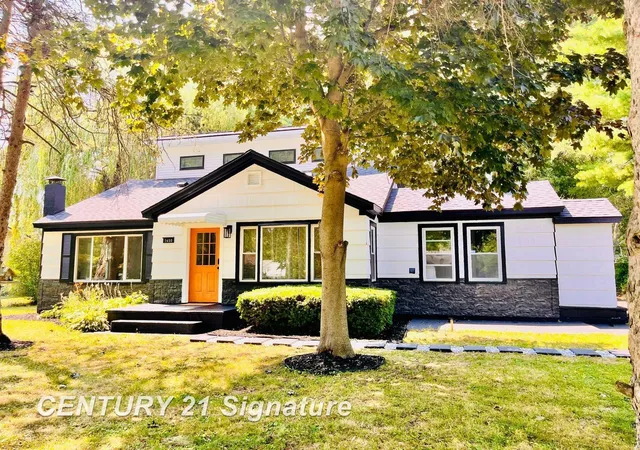 Photo 3 of Single family home for sale at 1450 Timothy St, Saginaw, MI 48638 | MLS# 61050217168 | Listing updated on 2026-09-10