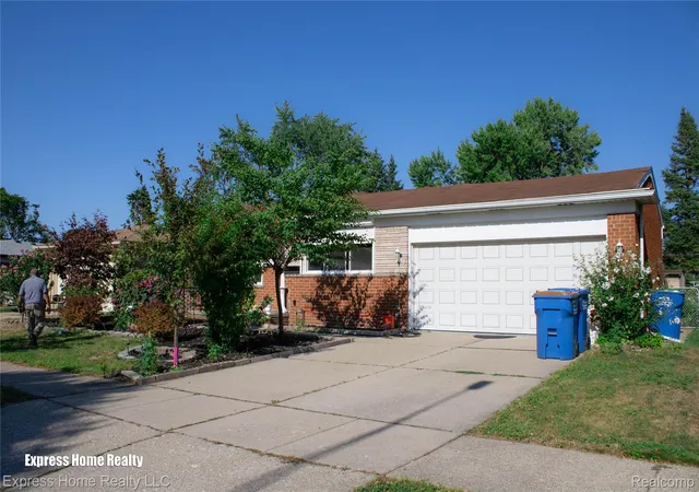 Photo 3 of Single family home for sale at 27262 Thomas Ave, Warren, MI 48092 | MLS# 20261060702 | Listing updated on 2026-08-30