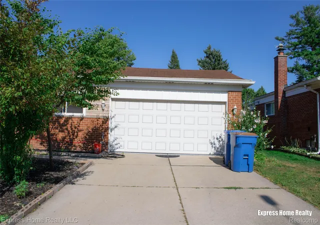 Photo 3 of Single family home for sale at 27262 Thomas Ave, Warren, MI 48092 | MLS# 20261060702 | Listing updated on 2026-08-30