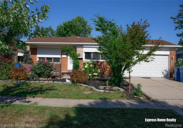 Photo 4 of Single family home for sale at 27262 Thomas Ave, Warren, MI 48092 | MLS# 20261060702 | Listing updated on 2026-08-30