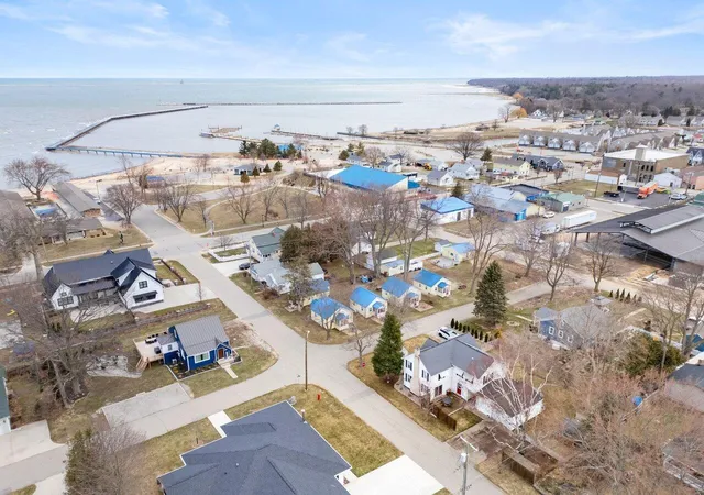 38th image of 119 Union St, Port Austin, MI 48467 | MLS# 81026040246