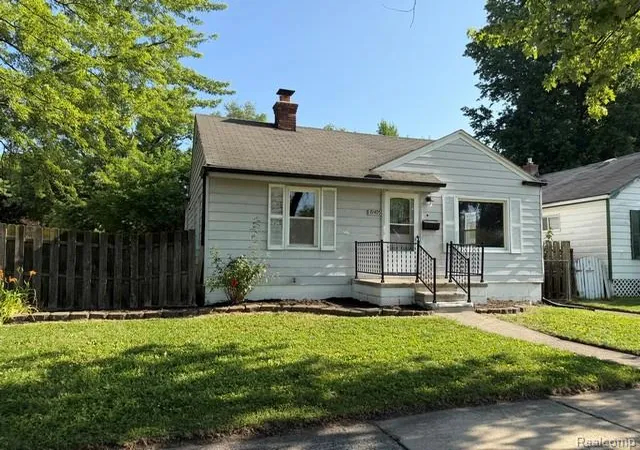 Photo 1 of Single family home for sale at 19405 Meier St, Roseville, MI 48066 | MLS# 20261060705 | Listing updated on 2026-09-15