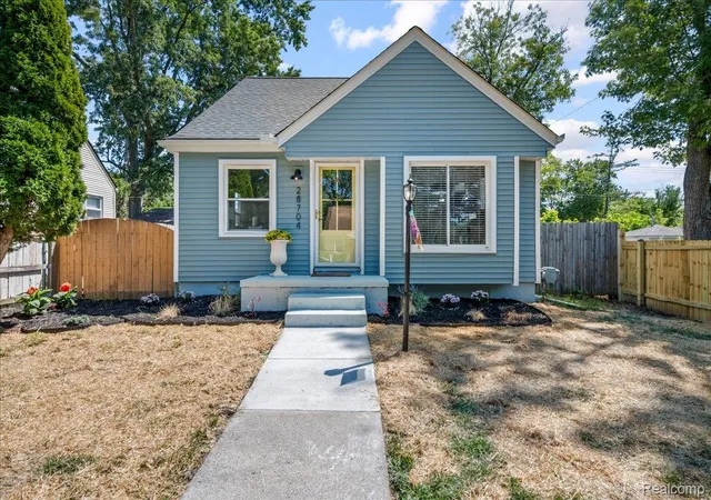 2nd image of 28704 Fairfax St, Southfield, MI 48076 | MLS# 20261060707