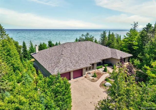 Photo 1 of Single family home for sale at 4935 E Grand Lake Rd, Presque Isle, MI 49777 | MLS# 20261060726 | Listing updated on 2026-09-05