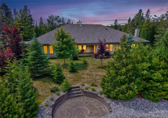 Photo 3 of Single family home for sale at 4935 E Grand Lake Rd, Presque Isle, MI 49777 | MLS# 20261060726 | Listing updated on 2026-09-05