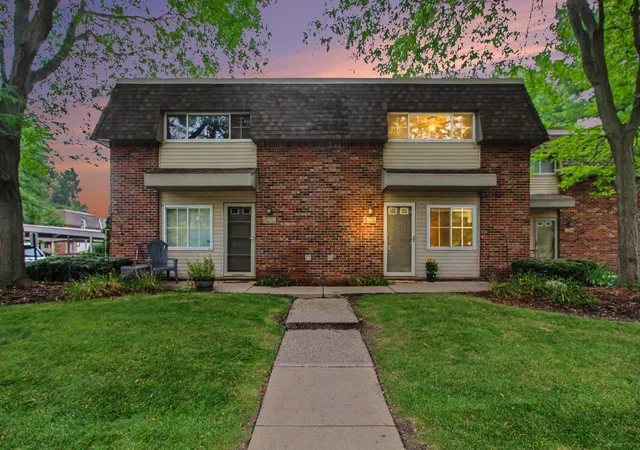 2nd image of 541 Long Shore Dr, Ann Arbor, MI 48105 | MLS# 81026040251