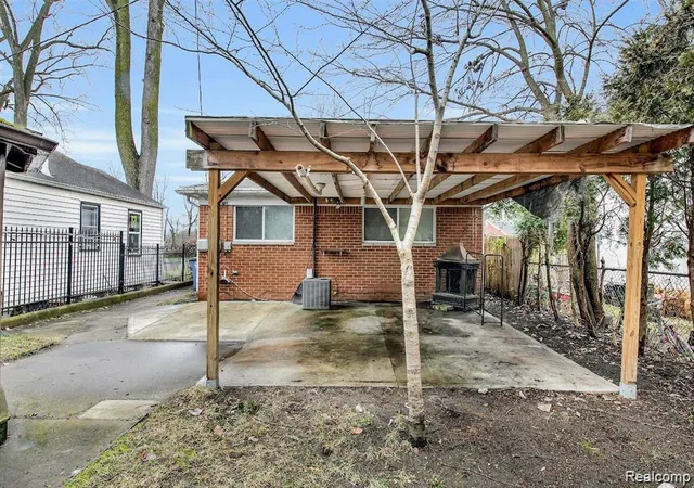 Photo 2 of Single family home for sale at 7518 Hazelton St, Dearborn Heights, MI 48127 | MLS# 20261060728 | Listing updated on 2026-08-04